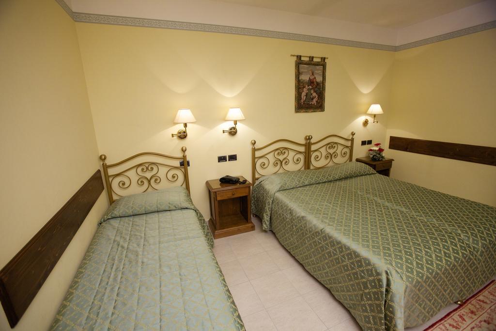 Campiglione Hotel Assisi Værelse billede